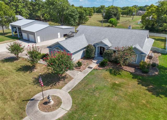 Property at 13832 Midway Dr, Willis, TX 77318, 4 beds, 3.5 baths