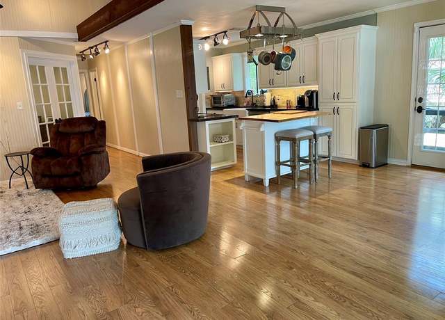 Property at 4647 Rio Dr, Brazoria, TX 77422, 3 beds, 1.5 baths