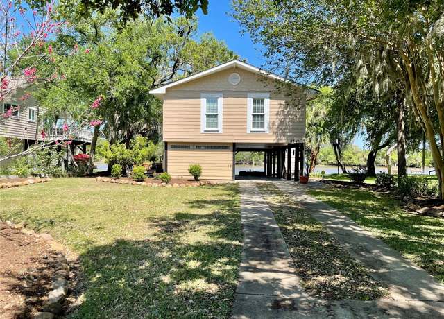 Property at 4647 Rio Dr, Brazoria, TX 77422, 3 beds, 1.5 baths