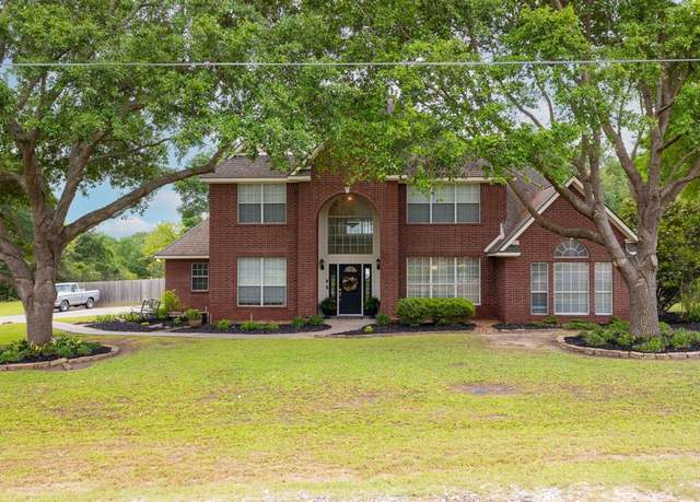 Property at 2807 Shadow Lawn St, Brenham, TX 77833, 5 beds, 4.5 baths