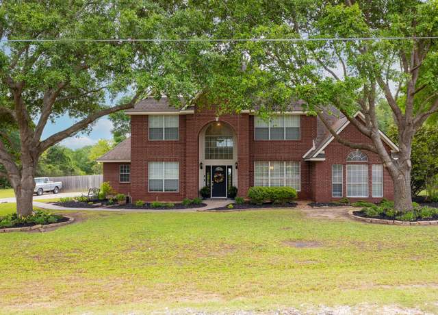Property at 2807 Shadow Lawn St, Brenham, TX 77833, 5 beds, 4.5 baths
