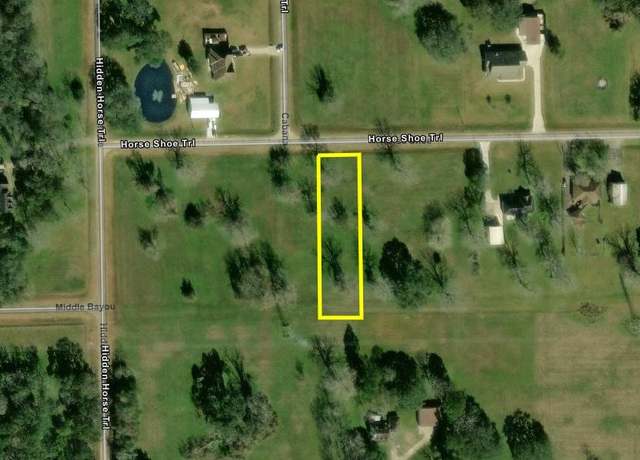 Property at 130 Horse Shoe Trl, Angleton, TX 77515