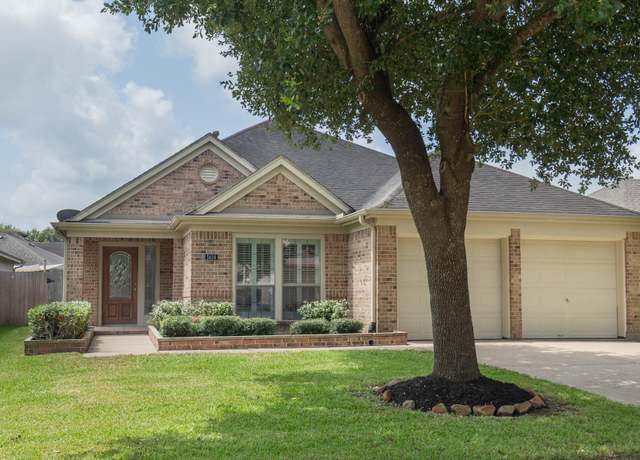 Property at 5614 Wagon Wheel Ln, Rosenberg, TX 77471, 3 beds, 2 baths