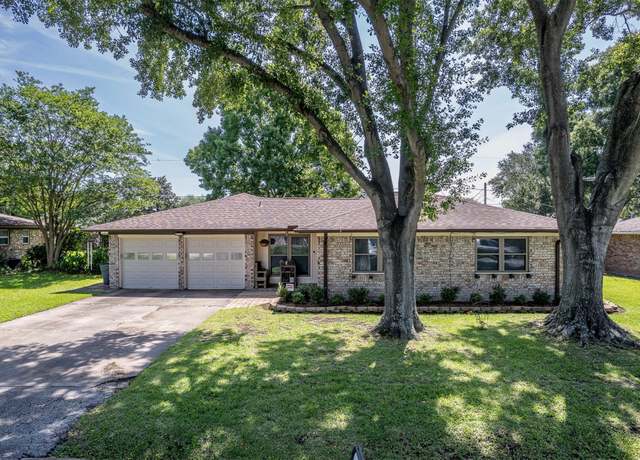 Property at 505 Mary Ln, Highlands, TX 77562, 3 beds, 2.5 baths