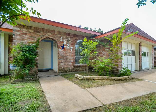 Property at 1927 Dormstom Ln, Houston, TX 77088, 3 beds, 2 baths