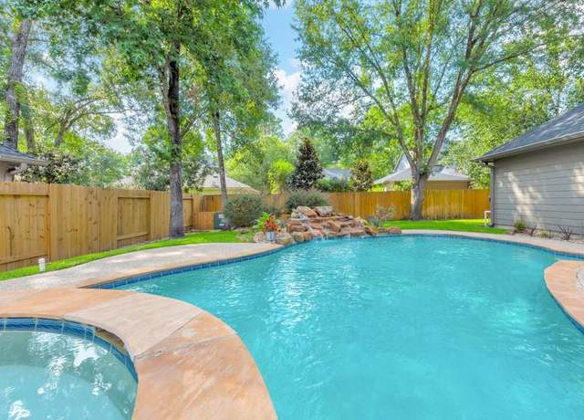 Property at 126 S Bluff Creek Cir, The Woodlands, TX 77382, 4 beds, 3.5 baths