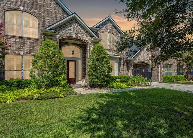 Property at 9051 Forest Cliff Ct, Conroe, TX 77302, 5 beds, 6.5 baths