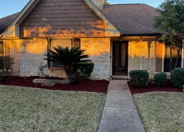 Property at 3007 Planters St, Sugar Land, TX 77479, 4 beds, 2 baths