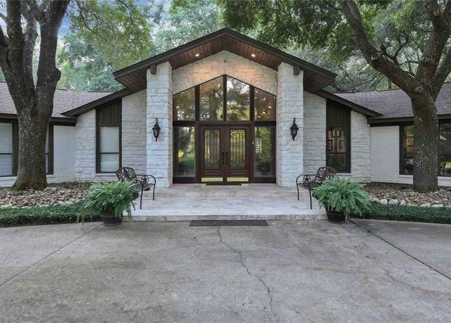 Property at 1306 S Magnolia St, Woodville, TX 75979, 3 beds, 3.5 baths