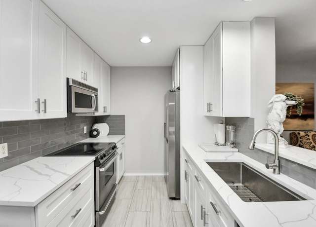 Property at 2248 Ann St, Houston, TX 77003, 2 beds, 2 baths