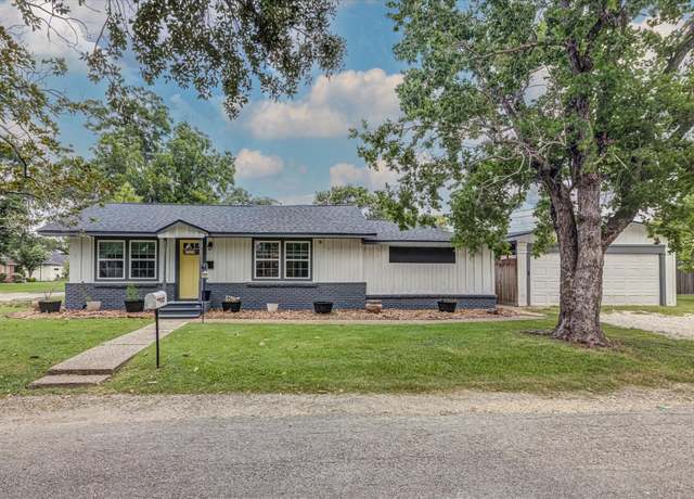 Property at 302 E Kay St, Dayton, TX 77535, 4 beds, 2.5 baths