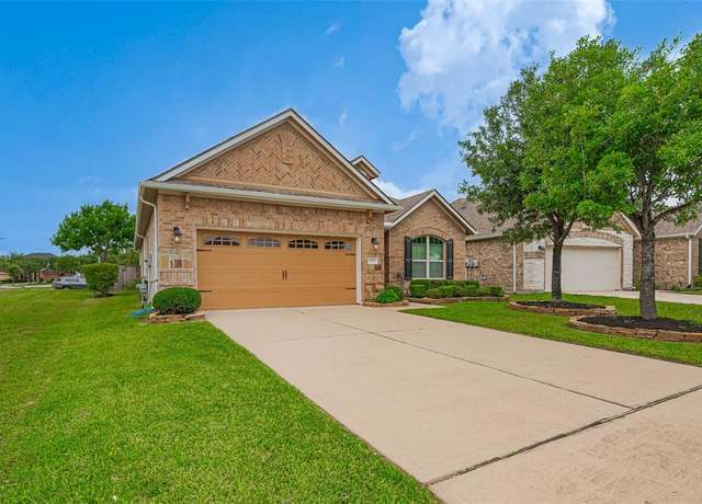 Property at 8135 W Pine Creek Bnd, Cypress, TX 77433, 3 beds, 2 baths