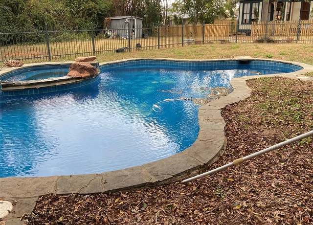 Property at 502 Peabody St, Brenham, TX 77833