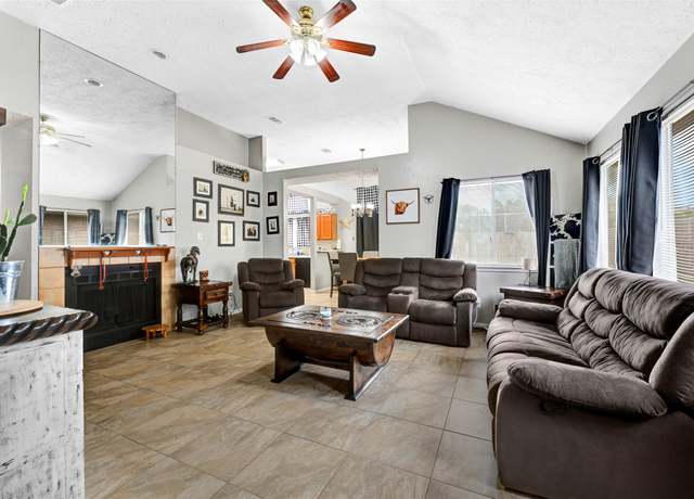Property at 18119 Westlock Ct, Tomball, TX 77377, 3 beds, 2 baths