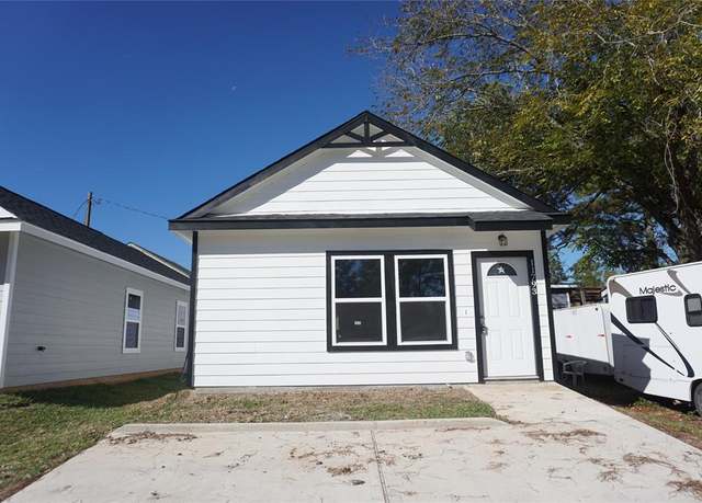 Property at 11514 Persimmon St, Willis, TX 77318, 3 beds, 2 baths