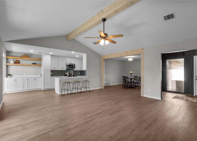 Property at 1905 Fairfield Ct S, League City, TX 77573, 3 beds, 2 baths