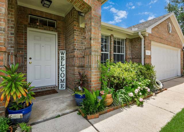 Property at 4516 Teal Glen St, Pearland, TX 77584, 3 beds, 2 baths