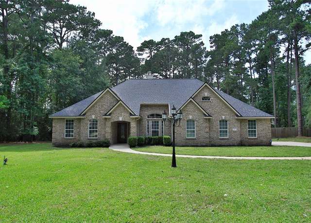 Property at 2523 Half Hollow Ct, Conroe, TX 77304, 4 beds, 3 baths