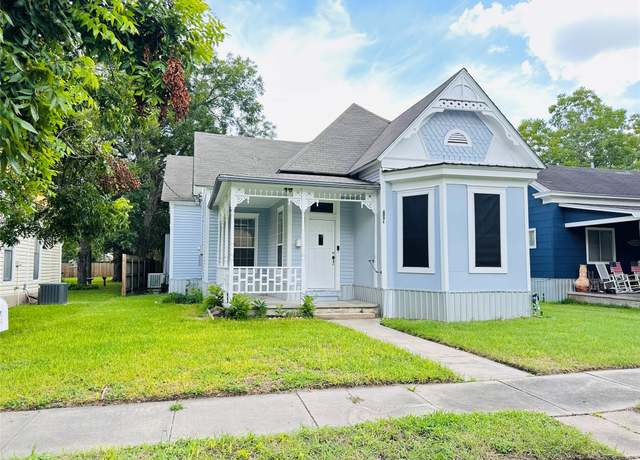 Property at 207 Schrimsher St, Yoakum, TX 77995, 3 beds, 2 baths