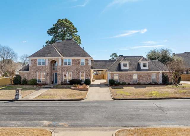 Property at 2310 Firestone Cir, Tyler, TX 75703, 4 beds, 3.5 baths