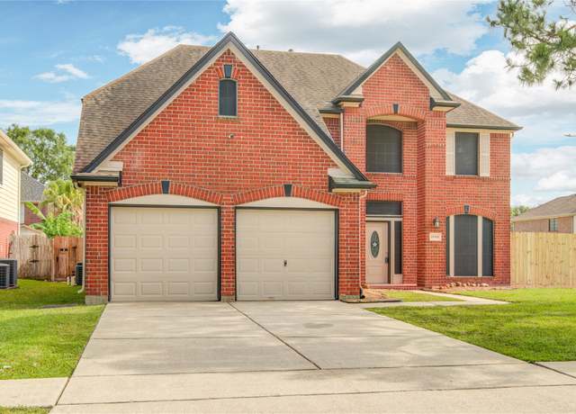 Property at 10900 Spruce Dr N, La Porte, TX 77571, 3 beds, 2.5 baths