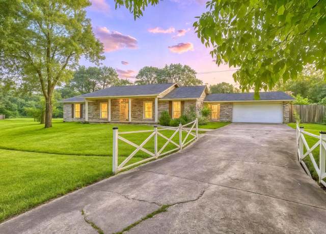 Property at 204 Edgewood St, Baytown, TX 77520, 4 beds, 2 baths