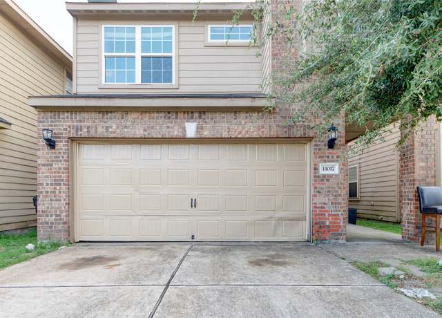 Property at 11017 Panther Ct, Houston, TX 77099, 3 beds, 2.5 baths
