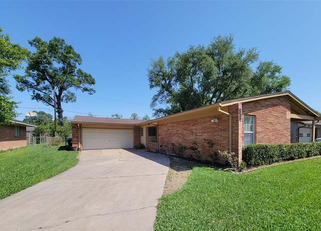 Property at 6218 Lindyann Ln, Houston, TX 77008, 3 beds, 2 baths