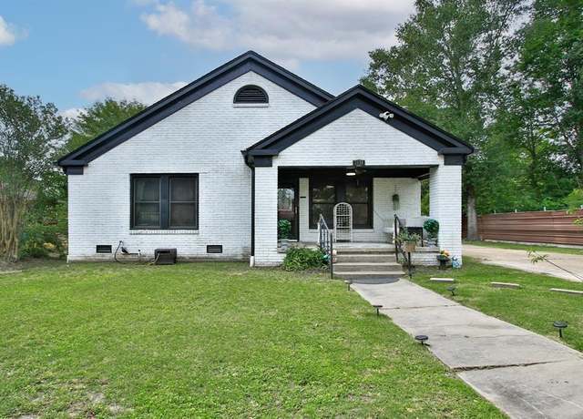 Property at 7010 Kinney St, Houston, TX 77087, 3 beds, 2 baths