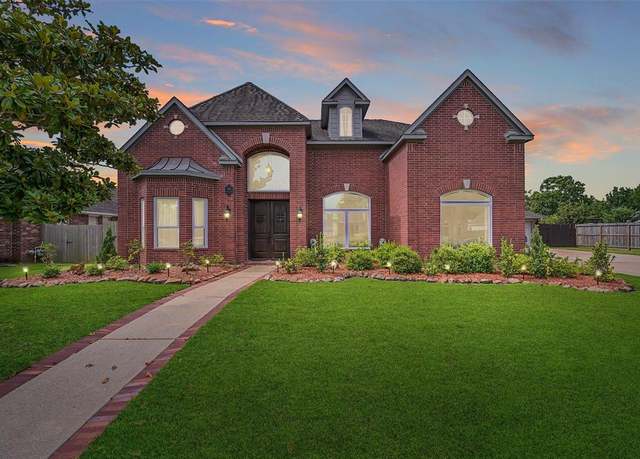 Property at 1708 Country Club Dr, Friendswood, TX 77546, 4 beds, 3.5 baths