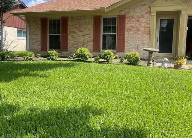 Property at 2002 Savanna Ct N, League City, TX 77573, 3 beds, 2 baths