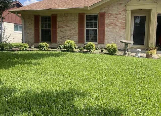 Property at 2002 Savanna Ct N, League City, TX 77573, 3 beds, 2 baths