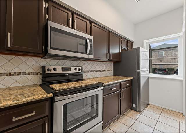 Property at 7643 Cambridge St #7643, Houston, TX 77054, 2 beds, 2.5 baths