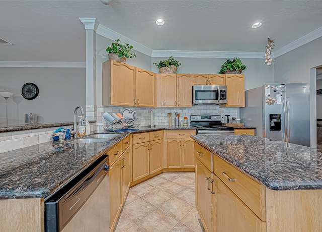 Property at 211 Rolling Plains Dr, Sugar Land, TX 77479, 4 beds, 2.5 baths