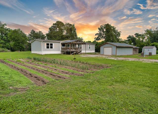 Property at 555 County Road 728b, Sweeny, TX 77480, 4 beds, 2 baths