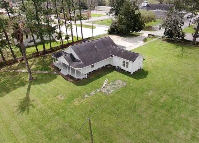 Property at 218 Clay St, West Columbia, TX 77486, 3 beds, 1 bath