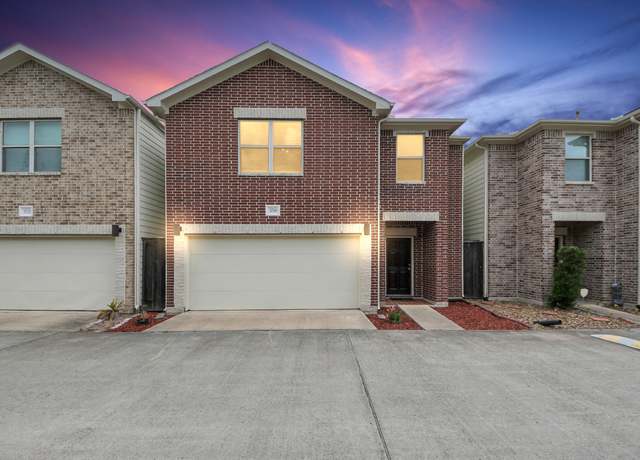 Property at 3718 Main Poplar Dr, Houston, TX 77025, 3 beds, 2.5 baths