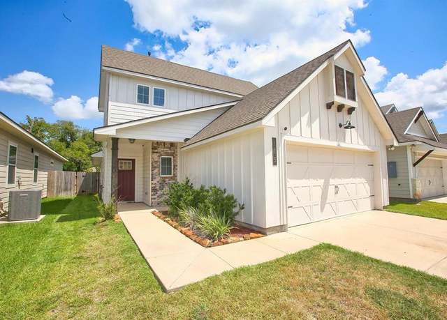 Property at 115 Austin Rd, Angleton, TX 77515, 4 beds, 3 baths