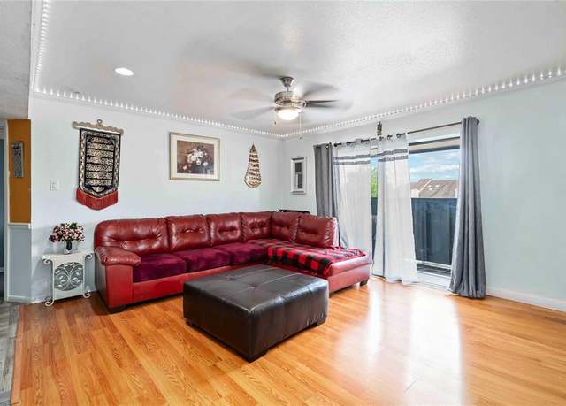 Property at 3015 Walnut Bend Ln #37, Houston, TX 77042, 2 beds, 2 baths