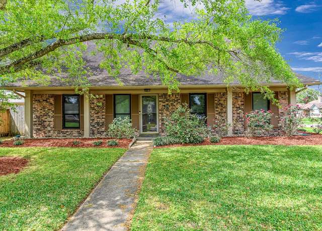 Property at 3102 Blue Hills Dr, Missouri City, TX 77459, 4 beds, 2 baths