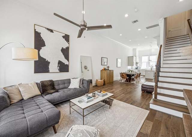 Property at 8764 Park Kolbe Ln, Houston, TX 77080, 2 beds, 2.5 baths