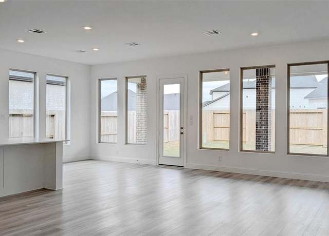 Property at 31302 Hastings Creek Ln, Fulshear, TX 77441, 4 beds, 3 baths