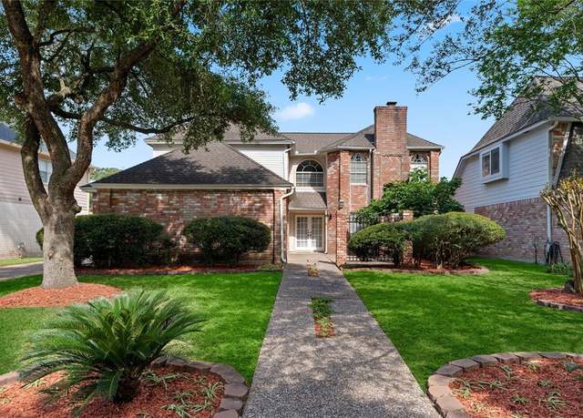 Property at 926 Montview Dr, Katy, TX 77450, 4 beds, 2.5 baths