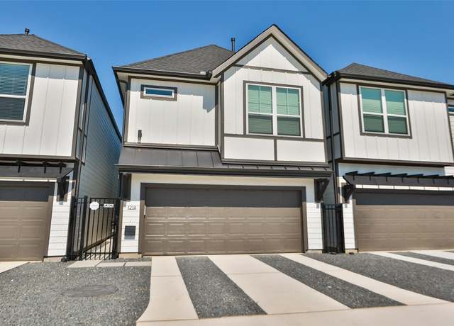 Property at 305A E 40th St, Houston, TX 77018, 3 beds, 2.5 baths