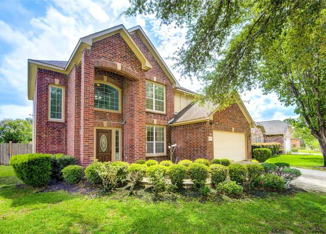 Property at 12430 Heritage Grove Dr, Houston, TX 77066, 4 beds, 2.5 baths