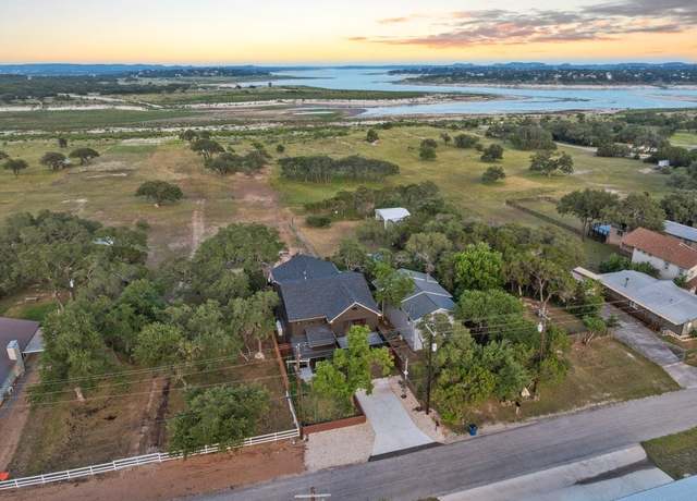 Property at 2758 Lakeshore Dr, Canyon Lake, TX 78133, 4 beds, 4.5 baths