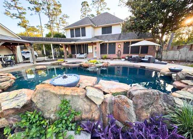 Property at 1011 Oak Park Ln, Friendswood, TX 77546, 5 beds, 4.5 baths