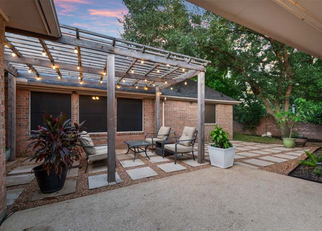 Property at 3014 Cherry Mill Ct, Houston, TX 77059, 3 beds, 2.5 baths