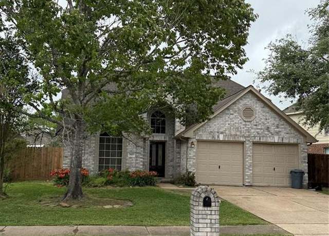 Property at 2927 Regata Run Dr, Friendswood, TX 77546, 4 beds, 2.5 baths