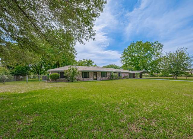 Property at 26003 Fountaine Bleau Dr, Tomball, TX 77377, 4 beds, 3.5 baths